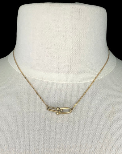 Tender delicate choker